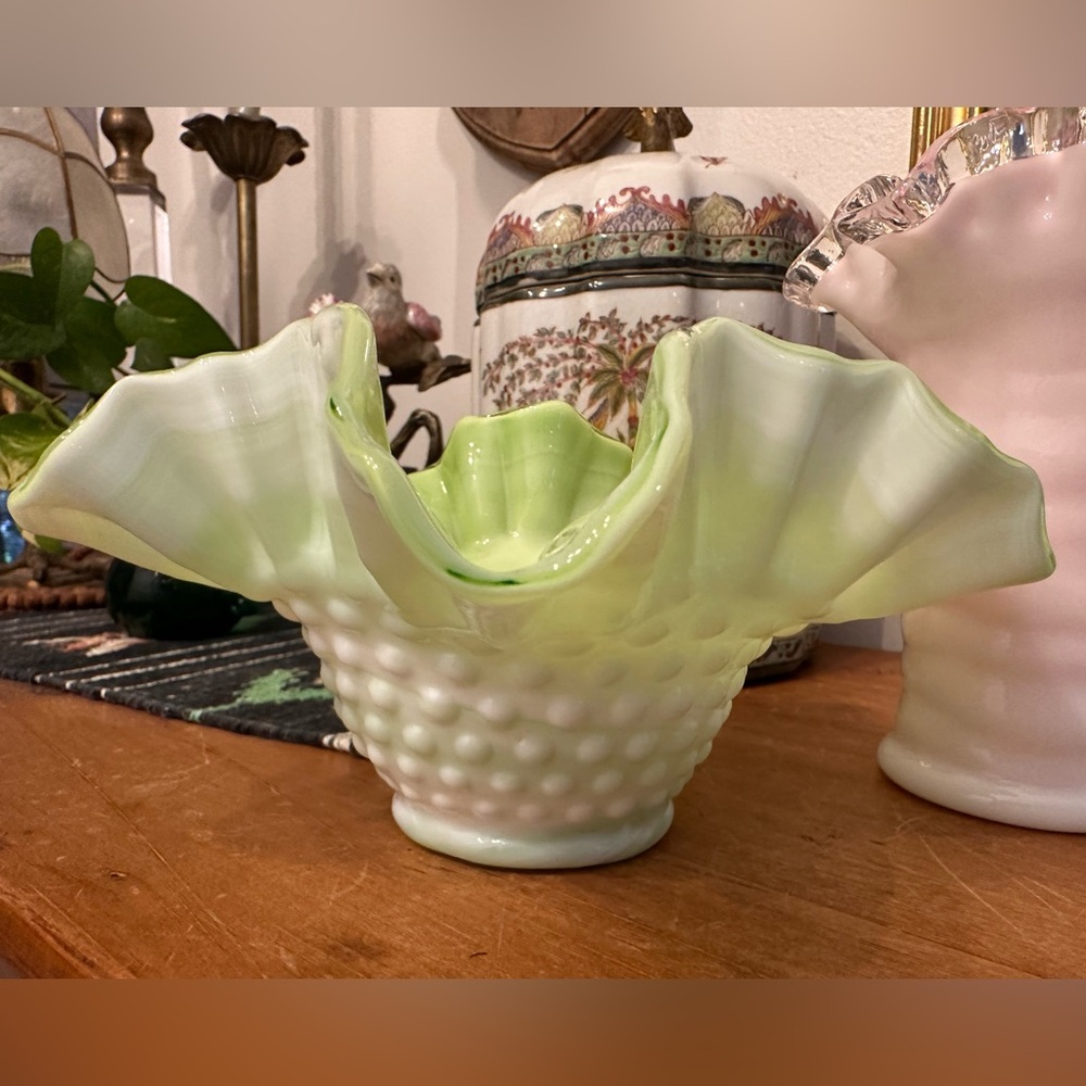 Vintage Fenton Marbled Hobnail Ruffled Glass Bowl Pristine